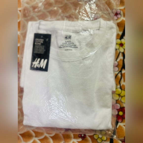 H&M - Tshirt - Picture 2 of 2